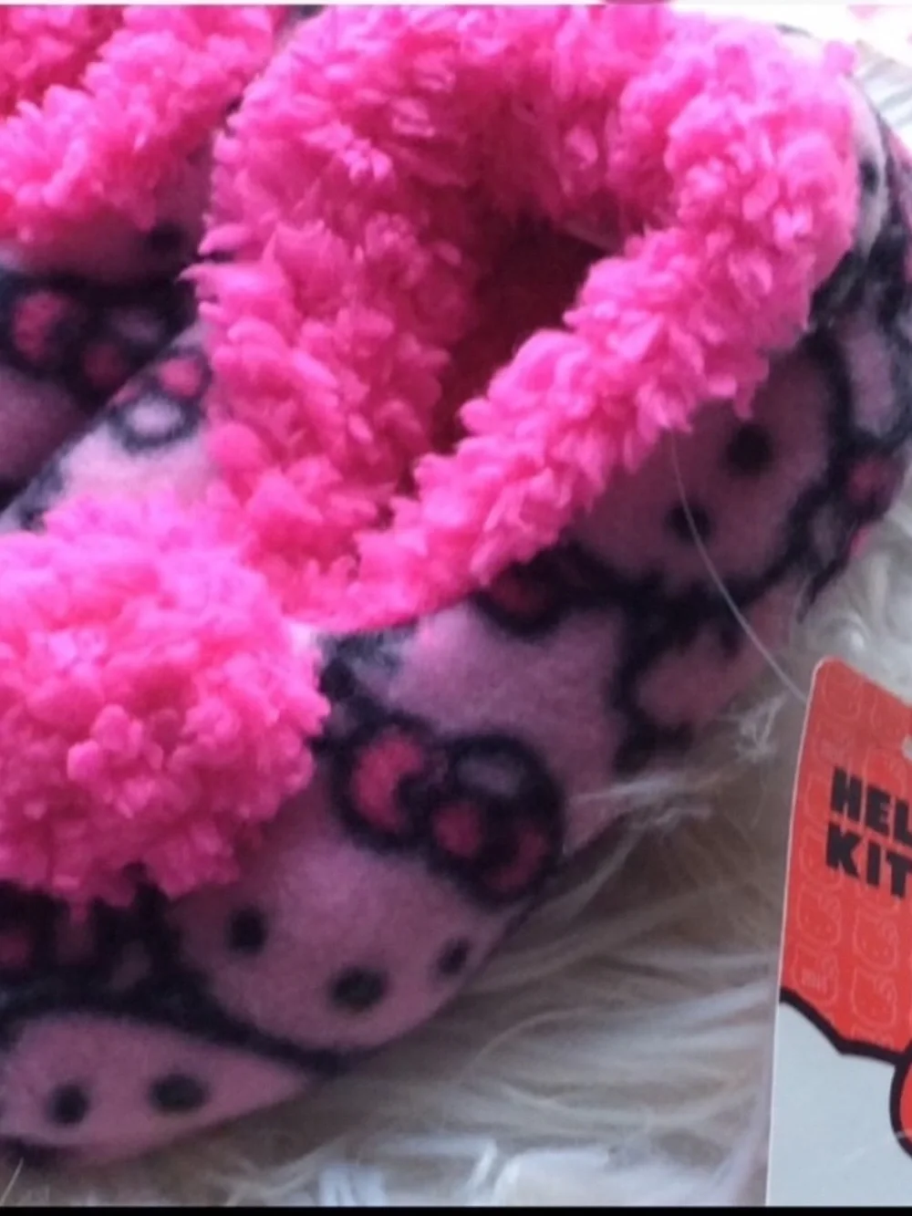 NWT Hello Kitty Fleece Pom Pom Slippers